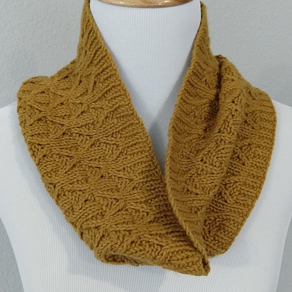 Cashmere hand knit cable cowl